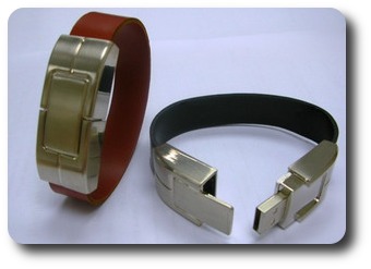 bracelet clé USB en simili-cuir